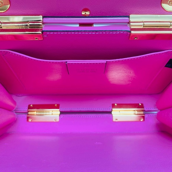 Gucci Limited Edition Sylvie 1969 Plexiglass Mini Bag w/ gold hardware and chain - Picture 8 of 16